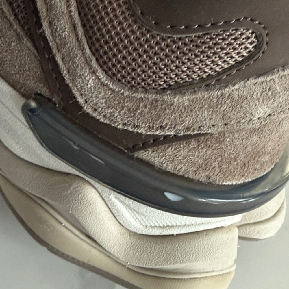 New Balance RARE COLOR - SOLDOUT 9060 Mushroom Brown Sneakers 6.5 M 8.5 W - Picture 4 of 5